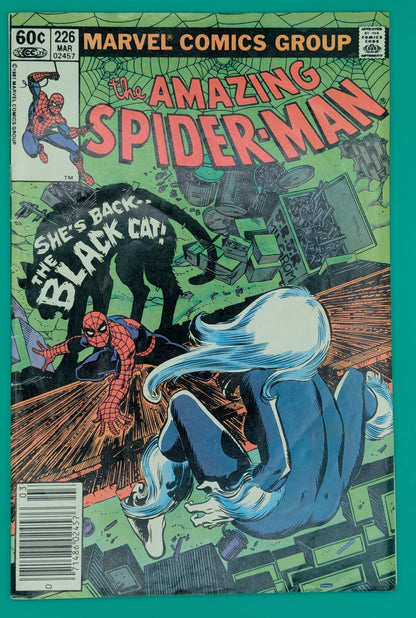 Spider-Man, Amazing: She's Back... The Black Cat #226 [Newsstand](1982) - Marvel Comic - VF minus Collectibles:Comic Books & Memorabilia:Comics:Comics & Graphic Novels JJJambers Jamboree