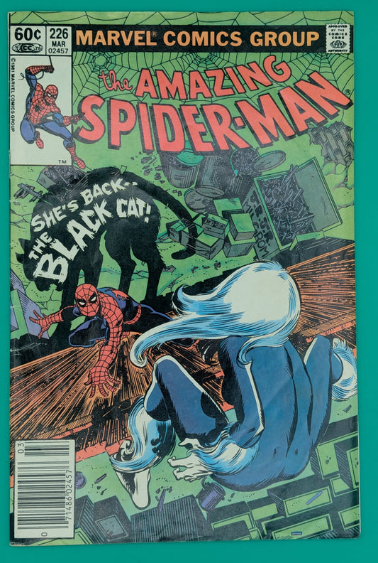 Spider-Man, Amazing: She's Back... The Black Cat #226 [Newsstand](1982) - Marvel Comic - VF minus Collectibles:Comic Books & Memorabilia:Comics:Comics & Graphic Novels JJJambers Jamboree