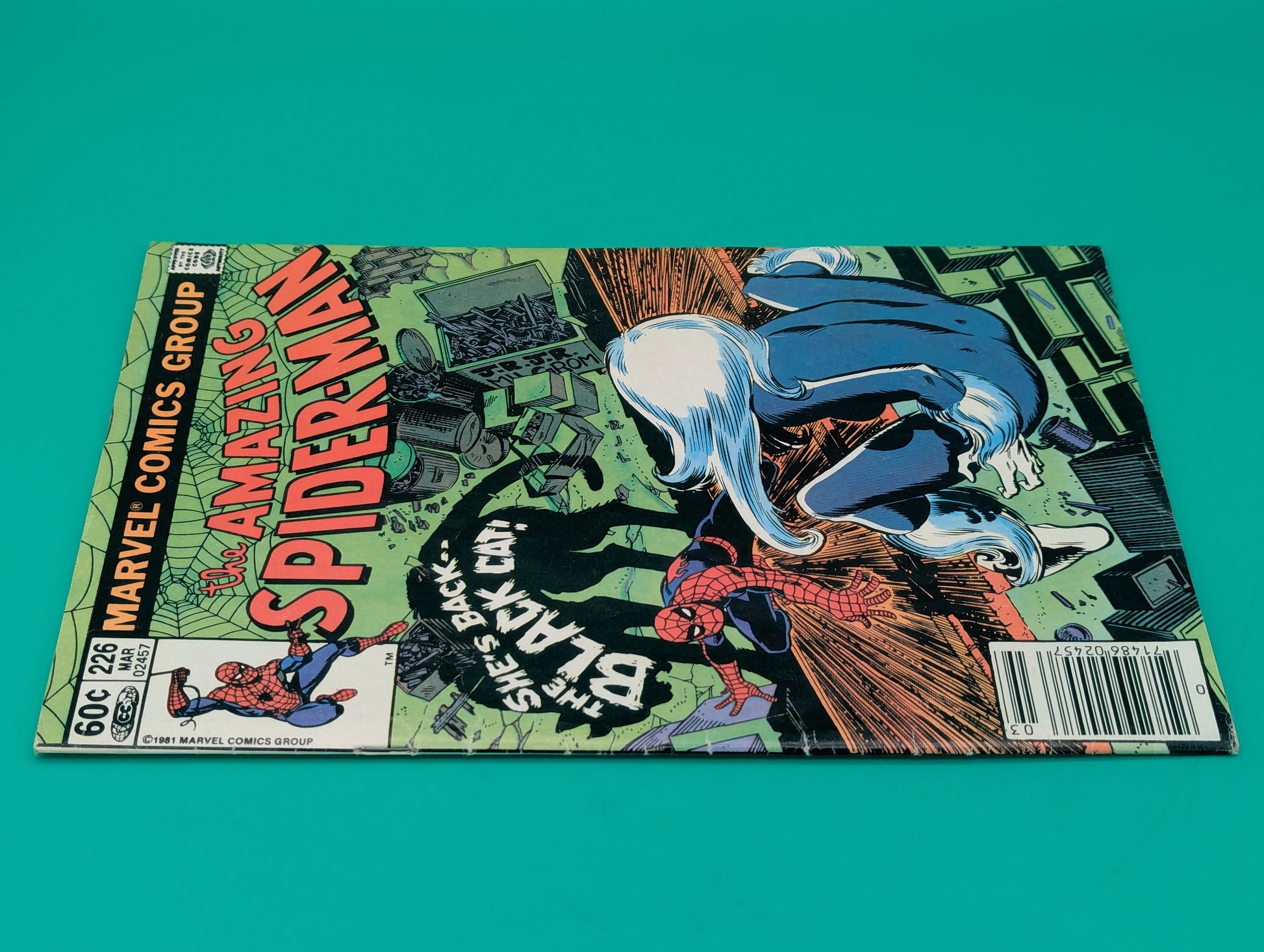 Spider-Man, Amazing: She's Back... The Black Cat #226 [Newsstand](1982) - Marvel Comic - VF minus Collectibles:Comic Books & Memorabilia:Comics:Comics & Graphic Novels JJJambers Jamboree